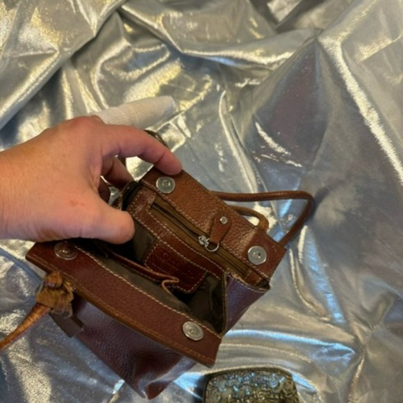 small leather crossbody purse - Picture 7 of 7